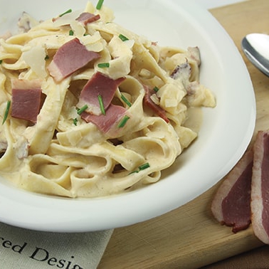 Carbonara-style Tagliatelle with cooked smoked duck - 
