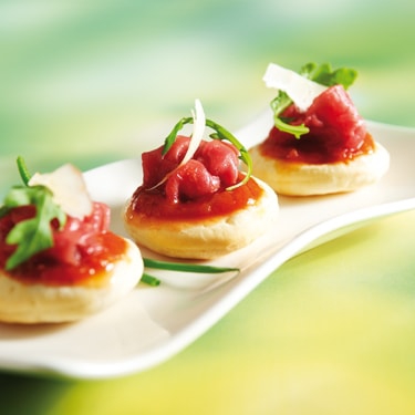 Mini-pizzas with Beef Carpaccio and Parmesan - 