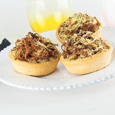 Tartlets with shredded duck and crushed potatoes - 